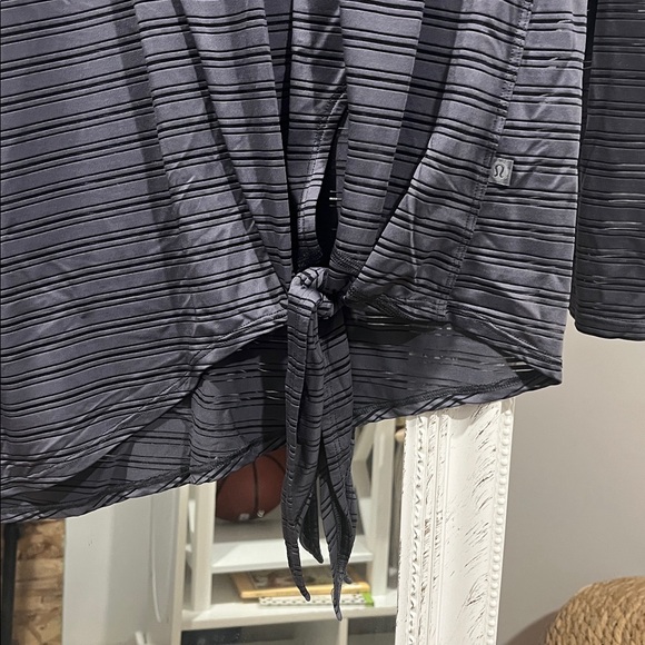 Lululemon Tie Your Practice Longsleeve - Picture 9 of 10